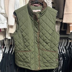 Hunter NWOT Olive Quilted Vest